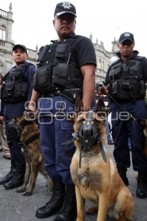 ENTREGA UNIFORMES Y EQUIPO  SEGURIDAD PÚBLICA MPAL