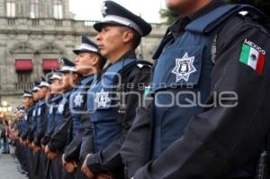 ENTREGA UNIFORMES Y EQUIPO  SEGURIDAD PÚBLICA MPAL