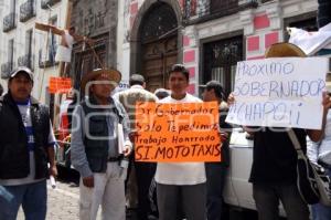 CARTELES MANIFESTACIÓN MOTOTAXIS