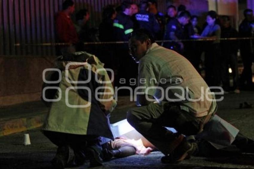 ASESINAN A TIROS HOMBRE ATRÁS HOSPITAL IMSS