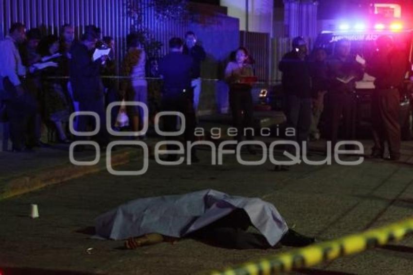 ASESINAN A TIROS HOMBRE ATRÁS HOSPITAL IMSS