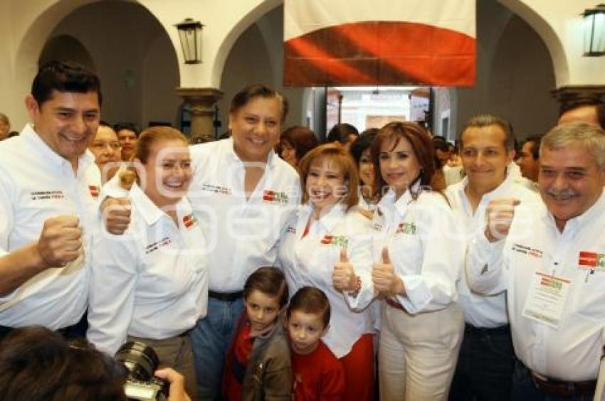 PROTESTA COORDINACIÓN ESTATAL DE LA CAMPAÑA DE EPN EN PUEBLA