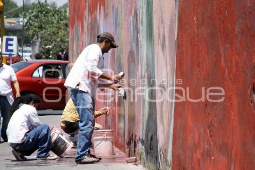 LIMPIAN MURAL DEL BULEVARD 5 DE MAYO