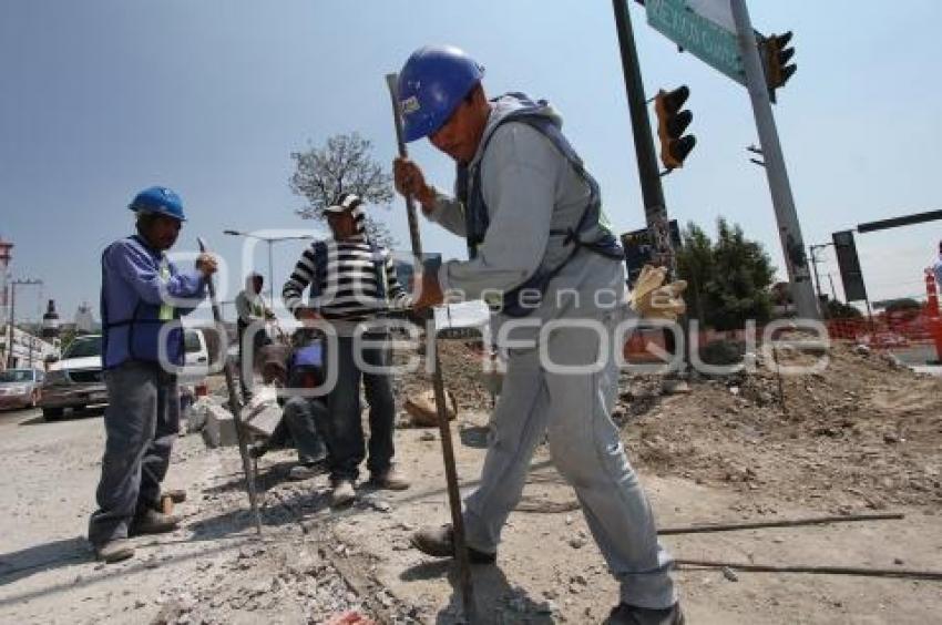 SUPERVISAN OBRAS METROBÚS