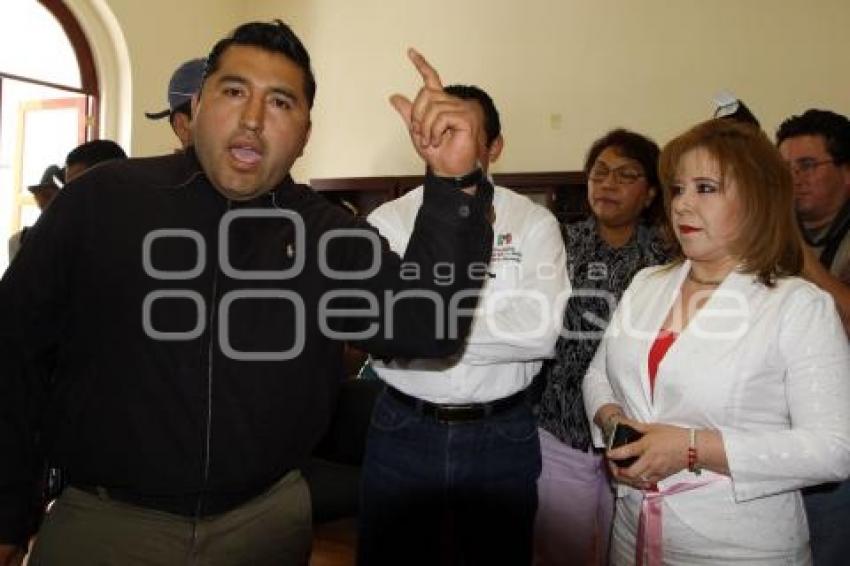 TEHUACANEROS EXIGEN PERMANENCIA DE CANDIDATO