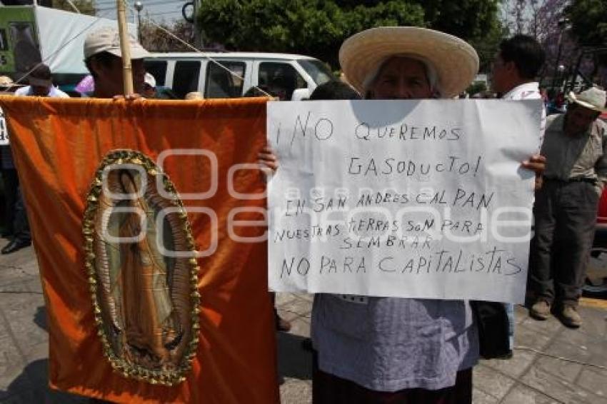 SE MANIFIESTAN FRETE A CFE POR GASODUCTO Y TORRES DE ALTA TENSIÓN