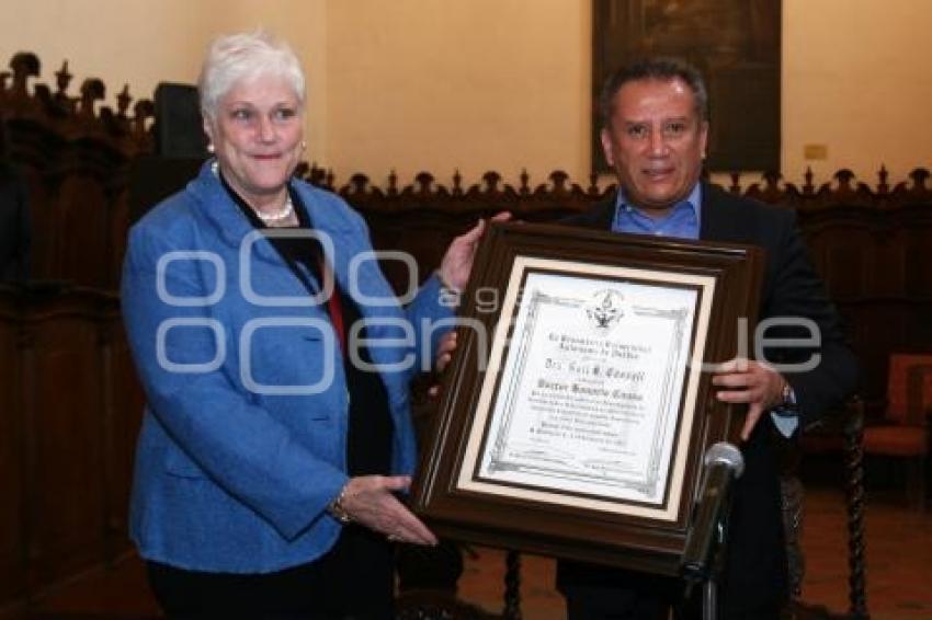 ENTREGA DOCTORADO HONORIS CAUSA BUAP