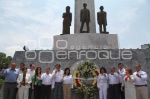 CANDIDATOS PRIISTAS COLOCAN OFRENDA FLORAL A HERMANOS SERDÁN