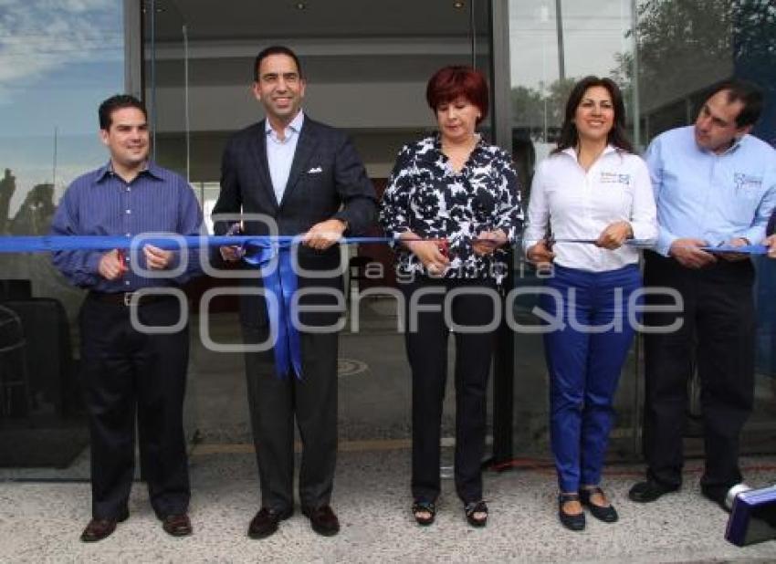 JAVIER LOZANO INAUGURA CASA DE CAMPAÑA