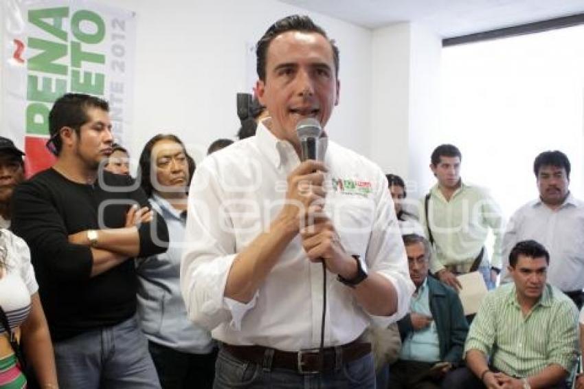 PABLO FERNÁNDEZ INAUGURÓ CASA DE CAMPAÑA