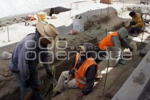 INAH . ENTIERRO PREHISPANICO . CHOLULA