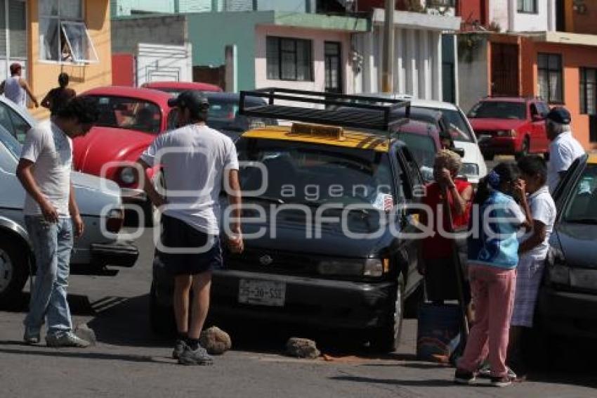 CIERRAN AVENIDA XONACATEPEC