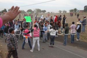 CIERRAN PASO DE CORTÉS VECINOS ACUEXCOMAC