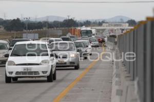 TRÁFICO EN AUTOPISTA POR TÉRMINO DE VACACIONES