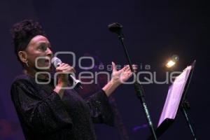 OMARA PORTUONDO.FESTIVAL 5 DE MAYO