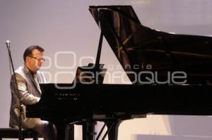 FESTIVAL 5 DE MAYO. CONCIERTO DE PIANO