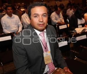 MARCO ANTONIO URIBE PEÑA . TETELA DE OCAMPO