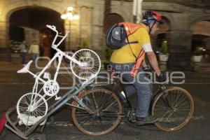 BICICLETA BLANCA