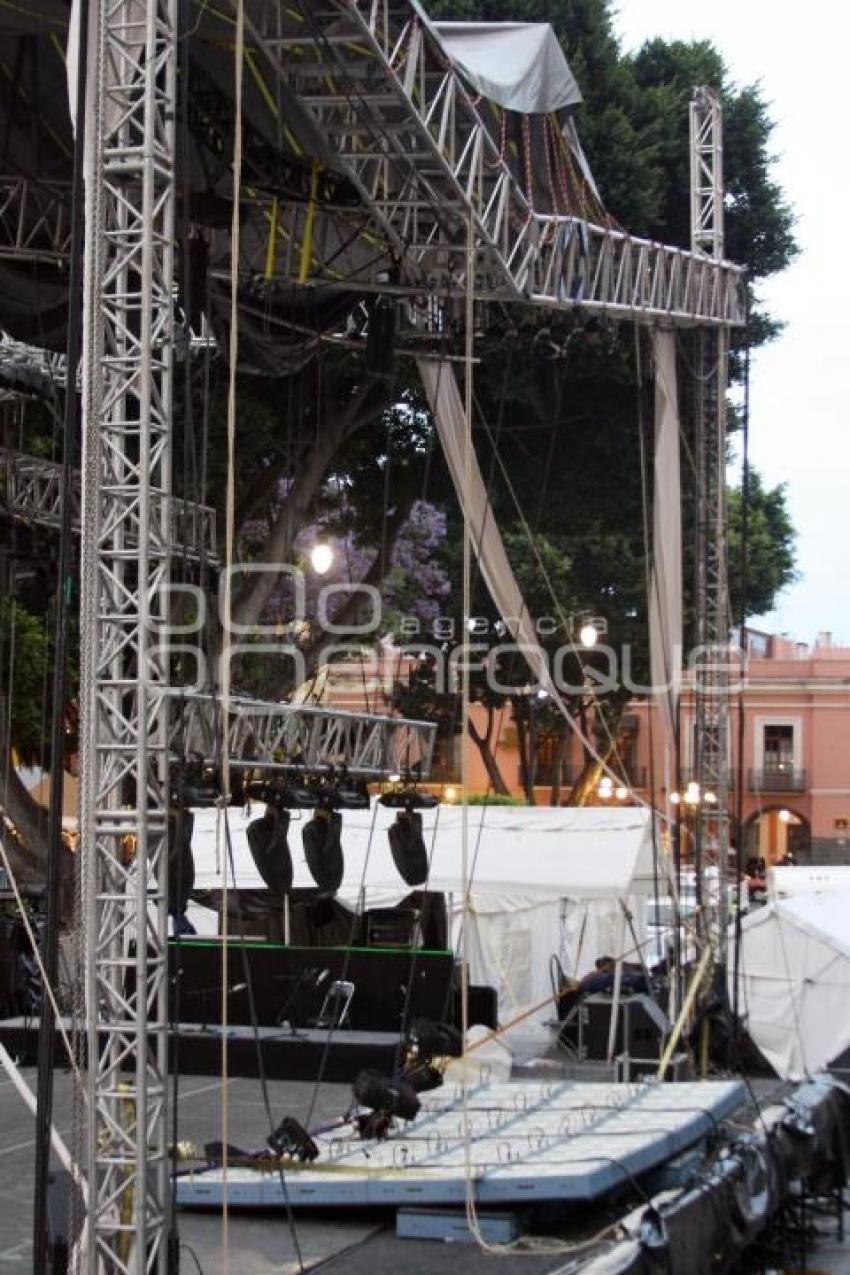 CAE PANTALLA DE ESCENARIO DEL FESTIVAL INTERNACIONAL EN EL ZÓCALO