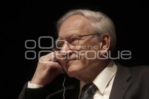 UDLA . PREMIO NOBEL DE QUIMICA