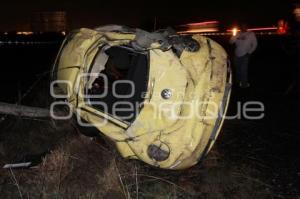 VOLCADURA EN AUTOPISTA