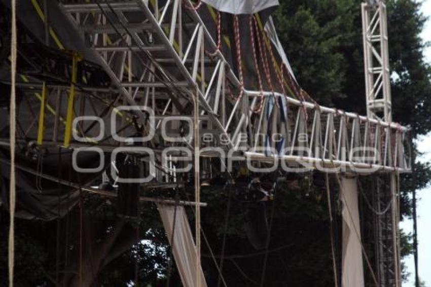 CAE PANTALLA DE ESCENARIO DEL FESTIVAL INTERNACIONAL EN EL ZÓCALO