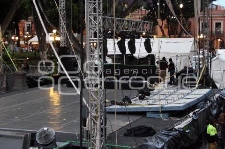 CAE PANTALLA DE ESCENARIO DEL FESTIVAL INTERNACIONAL EN EL ZÓCALO