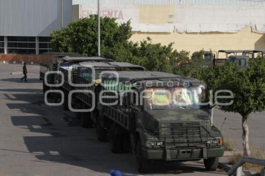 EJÉRCITO UTILIZA CENTRO COMERCIAL ABANDONADO