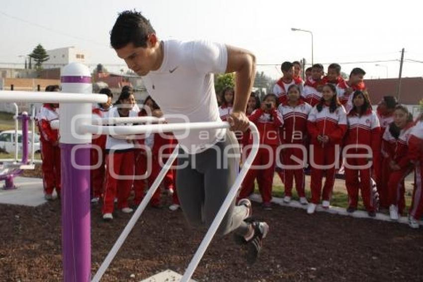 INAUGURAN GIMNASIO MPAL EN COL. SNTE