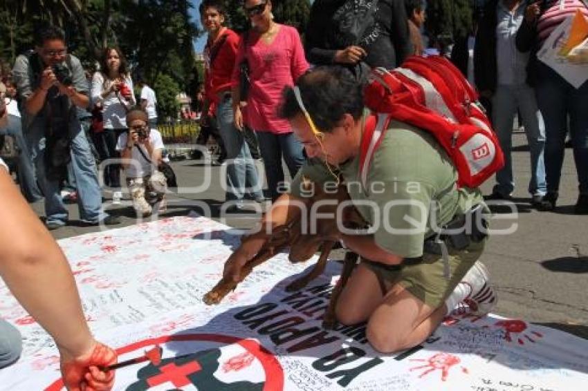 MANIFESTACIÓN CONTRA LA TAUROMÁQUIA