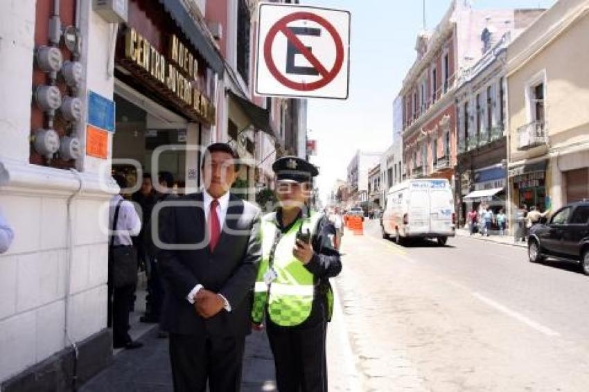 PROHIBEN ESTACIONARSE EN LA 2 OTE