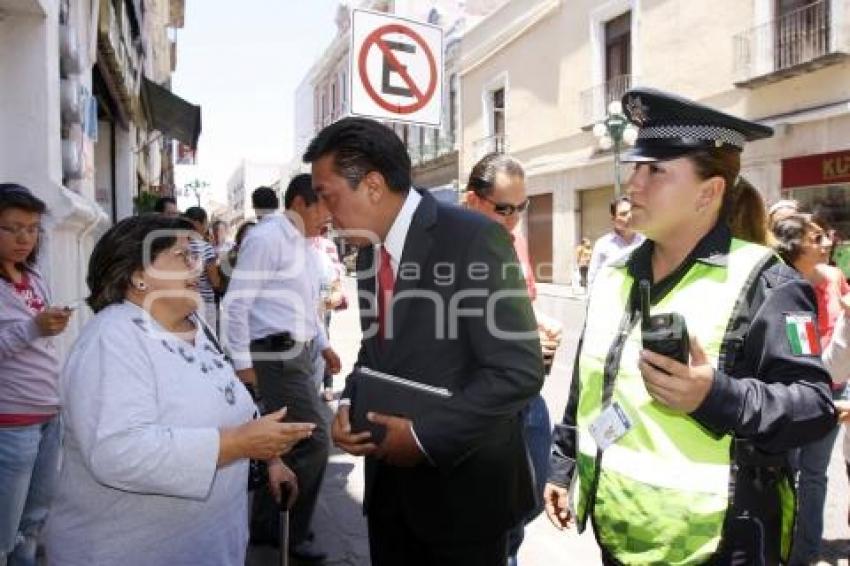 PROHIBEN ESTACIONARSE EN LA 2 OTE