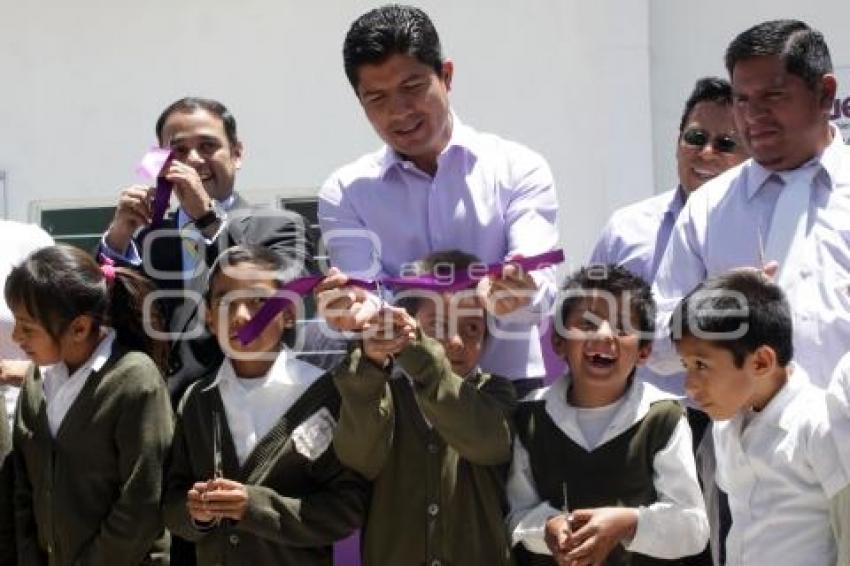 EDUARDO RIVERA ENTREGÓ DESAYUNADOR