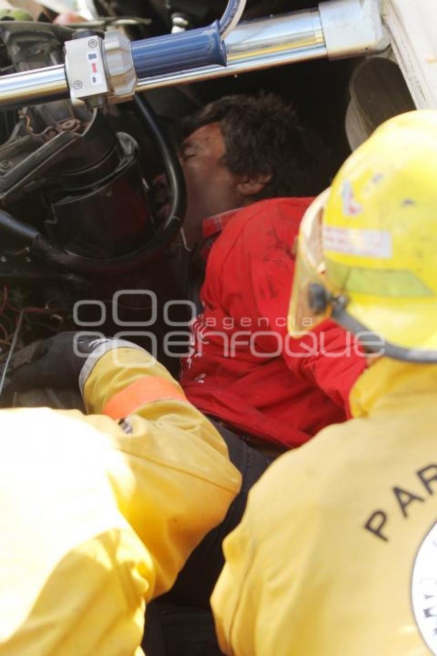 MUERE EN CHOQUE CONTRA TRAILER EN AUTOPISTA