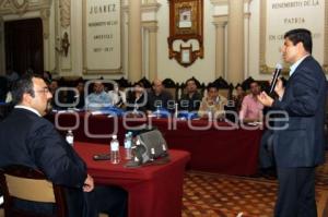 EDUARDO RIVERA SE REÚNE CON EMPRESARIOS