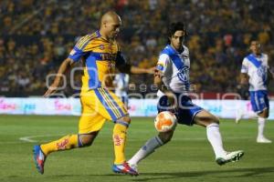FUTBOL . TIGRES VS PUEBLA