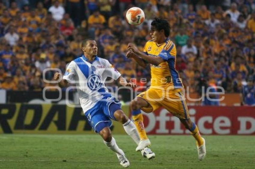FUTBOL . TIGRES VS PUEBLA