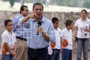 MORENO VALLE ENTREGA JUGUETES A NIÑOS
