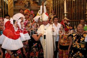 ARZOBISPO DE PUEBLA CON COMUNIDAD OAXAQUEÑA