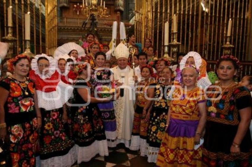 ARZOBISPO DE PUEBLA CON COMUNIDAD OAXAQUEÑA