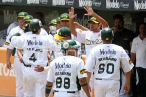 BEISBOL.PERICOS CONTRA DIABLOS