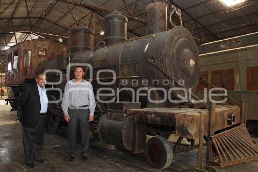 GOBIERNO . CARROS ALEGÓRICOS