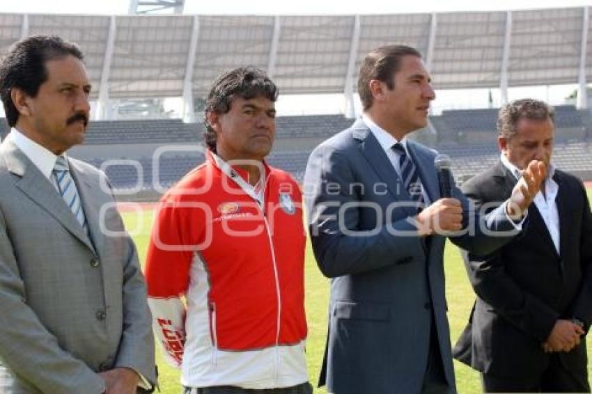 MORENO VALLE FELICITÓ A LOBOS