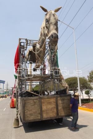 CARROS ALEGÓRICOS DESFILE 5 DE MAYO