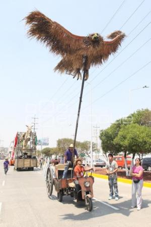 CARROS ALEGÓRICOS DESFILE 5 DE MAYO