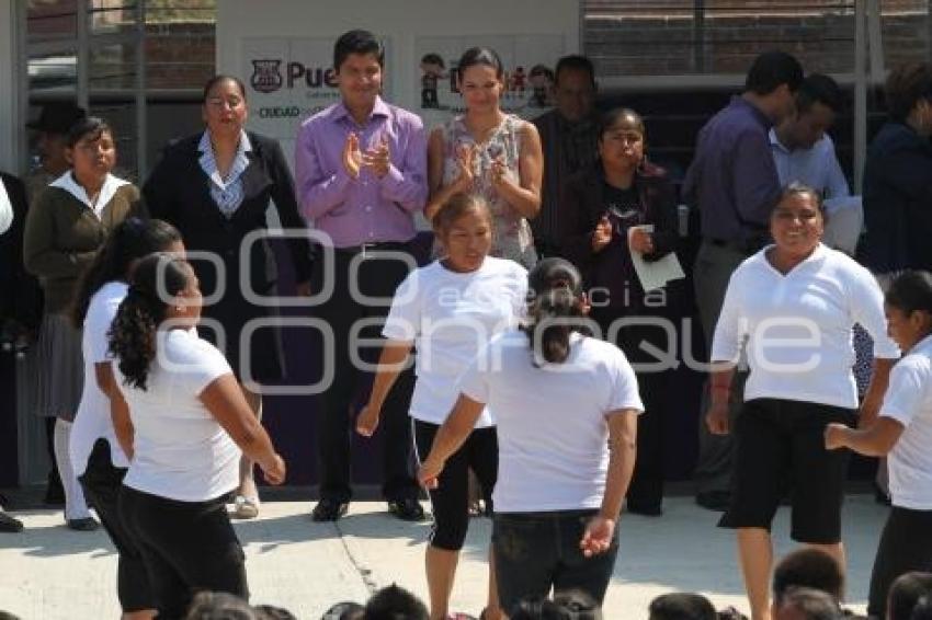 EDUARDO RIVERA PÉREZ INAUGURA DESAYUNADOR
