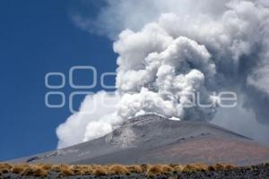 FUMAROLA VOLCÁN