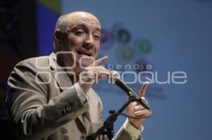 MIGUEL CARBONELL