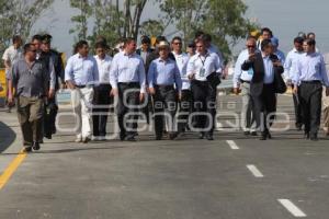 VISITA PRESIDENCIAL . FESTEJOS 5 DE MAYO . PUENTE UDLA