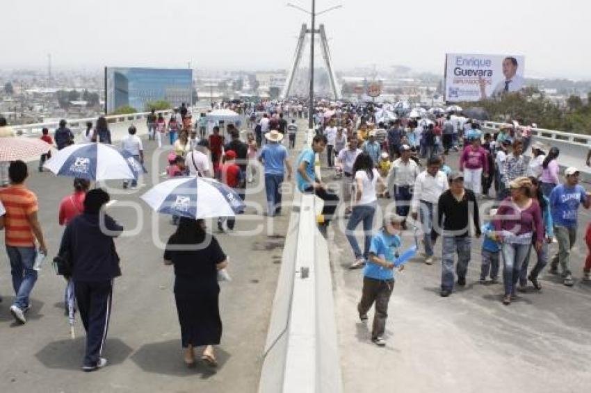 DESFILE 5 DE MAYO